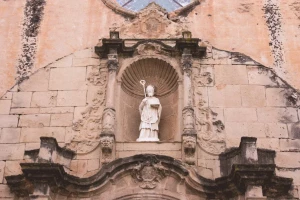 Escuts de l'Esglesia de Sant Martí de Ginestar, considerats Bé d'Interès Nacional